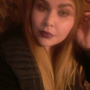 Meet your Posher, Roxana